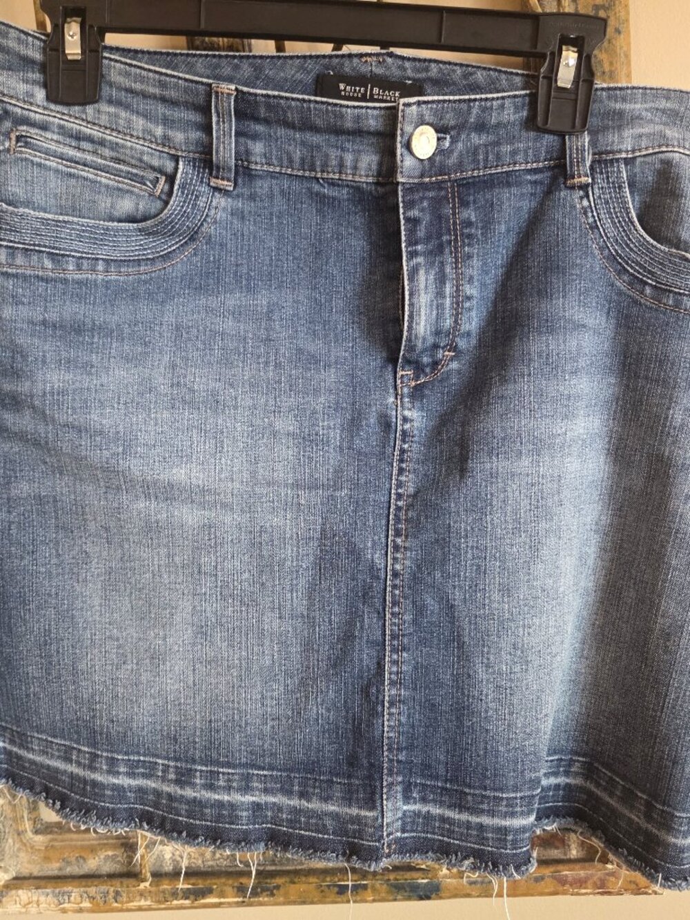 White House Black Market Denim Mini Skirt Blue Embroidered Pockets Size 8